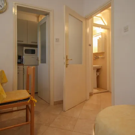 Apartament Martinis Yellow *