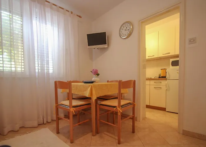 Martinis Yellow Appartement Novigrad Istria